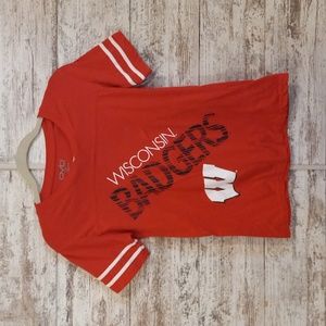 Red Wisconsin badgers top